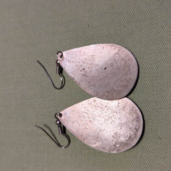 Vintage metal butterfly earrings - Picture 3 of 3